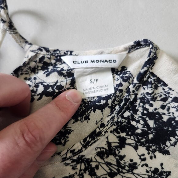 $5 LAST CALL! CLUB MONACO // Floral Blouse - Picture 4 of 9